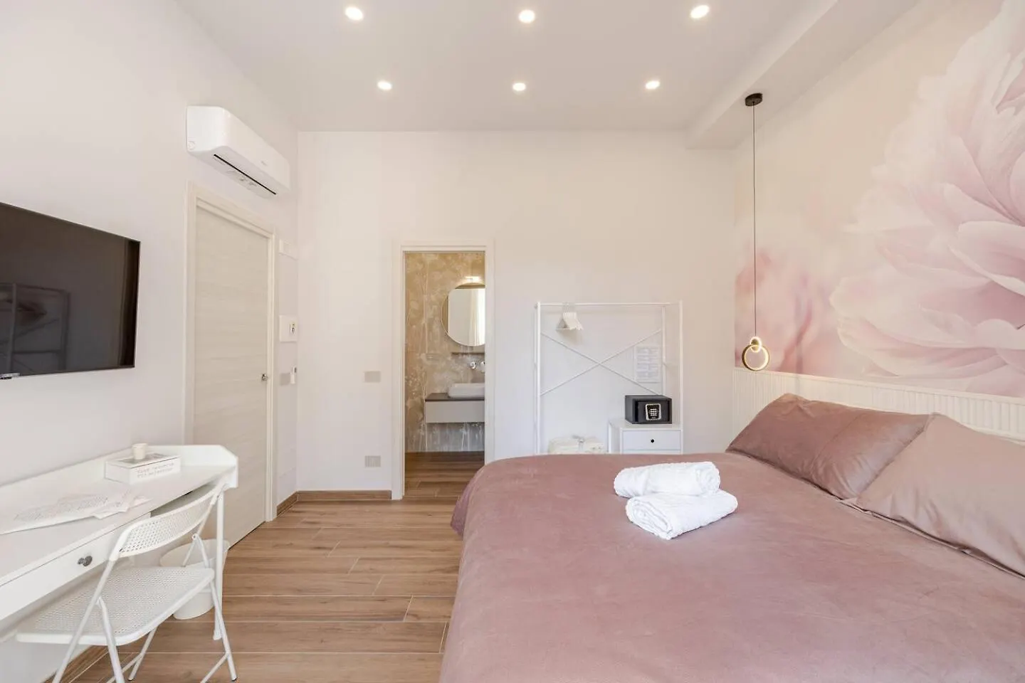 Peonia Rooms Naples Guest house