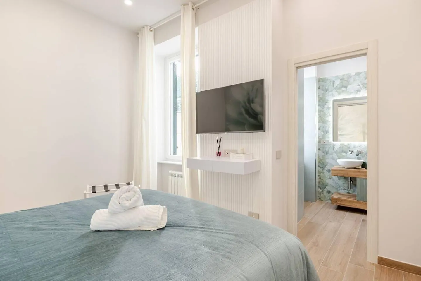 Peonia Rooms Naples 0*,